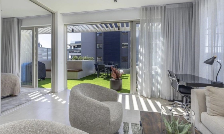 To Let 3 Bedroom Property for Rent in Green Point Western Cape